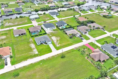 1025 NW 35th Place, Cape Coral, FL 33993 - Photo 20