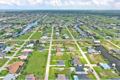 1025 NW 35th Place, Cape Coral, FL 33993 - Photo 24