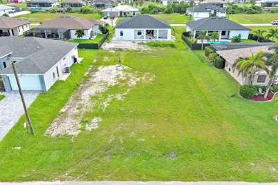 1025 NW 35th Place, Cape Coral, FL 33993 - Photo 6