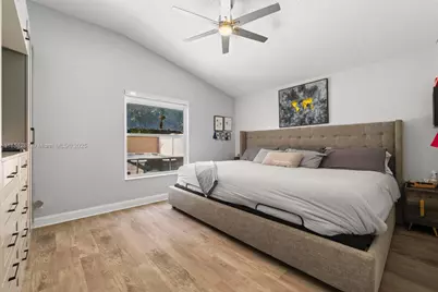 18266 NW 6th St, Pembroke Pines, FL 33029 - Photo 14