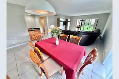 366 Lakeview Dr #104, Weston, FL 33326 - Photo 10