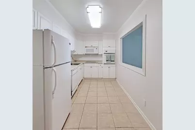 19380 Collins Ave #1107, Sunny Isles Beach, FL 33160 - Photo 4