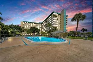4330 Hillcrest Dr, Hollywood, FL 33021 - Photo 4