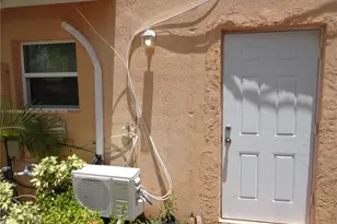 2060 SE 14th St, Homestead, FL 33035 - Photo 4