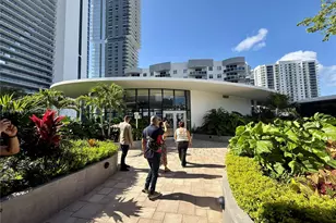 700 NE 24th St, Miami, FL 33137 - Photo 32