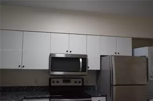 5091 NW 7th St, Miami, FL 33126 - Photo 10