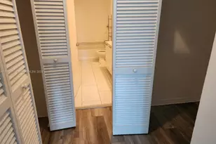 951 Brickell Ave, Miami, FL 33131 - Photo 20