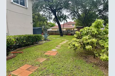 11 NE 151st St, Miami, FL 33162 - Photo 90