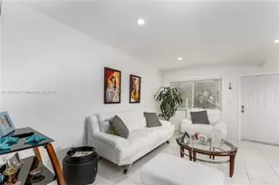 581 Blue Heron Dr, Hallandale Beach, FL 33009 - Photo 8