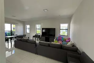 8283 NW 47th Ln, Doral, FL 33166 - Photo 4