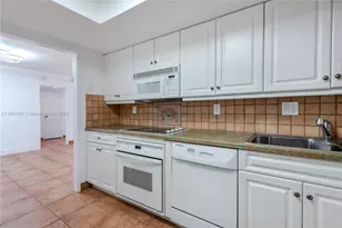 3180 S Ocean Dr, Hallandale Beach, FL 33009 - Photo 16