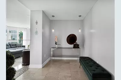 275 NE 18th St #306, Miami, FL 33132 - Photo 18