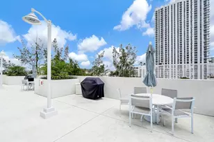 275 NE 18th St, Miami, FL 33132 - Photo 28