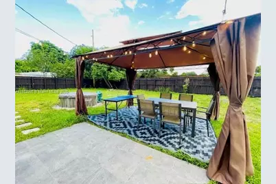 1170 NW 142nd St, Miami, FL 33168 - Photo 8