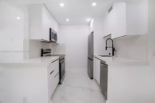 13250 SW 7th Ct, Pembroke Pines, FL 33027 - Photo 2