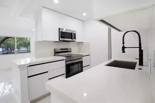 13250 SW 7th Ct, Pembroke Pines, FL 33027 - Photo 10