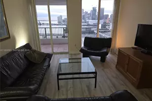 555 NE 15th St, Miami, FL 33132 - Photo 14