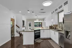 8956 SW 215th Ln, Cutler Bay, FL 33189 - Photo 4