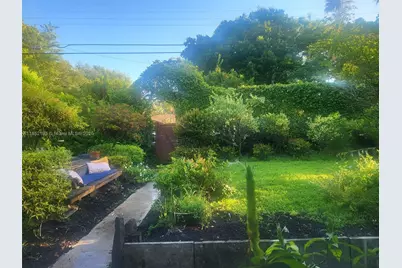 70 NE 152nd St, Miami, FL 33162 - Photo 32