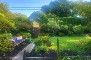 70 NE 152nd St, Miami, FL 33162 - Photo 32