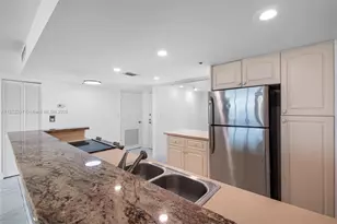 1717 N Bayshore Dr, Miami, FL 33132 - Photo 10