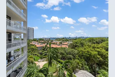 1000 Quayside Ter #706, Miami, FL 33138 - Photo 20