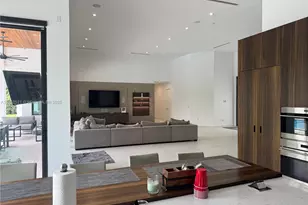 9600 SW 66th St, Miami, FL 33173 - Photo 12