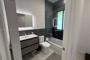 9600 SW 66th St, Miami, FL 33173 - Photo 36