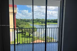 9688 Fontainebleau Blvd, Miami, FL 33172 - Photo 14