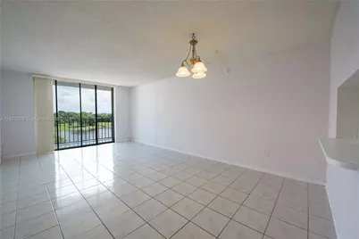 9688 Fontainebleau Blvd #504, Miami, FL 33172 - Photo 2