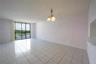 9688 Fontainebleau Blvd, Miami, FL 33172 - Photo 2
