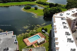 9688 Fontainebleau Blvd, Miami, FL 33172 - Photo 22