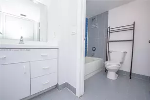 9688 Fontainebleau Blvd, Miami, FL 33172 - Photo 12