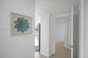 1000 W Island Blvd, Aventura, FL 33160 - Photo 18