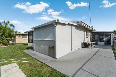 9311 SW 37th St, Miami, FL 33165 - Photo 30