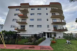 7150 Indian Creek Dr, Miami Beach, FL 33141 - Photo 1