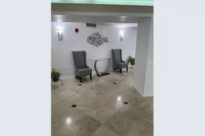 1000 Parkview Dr #523, Hallandale Beach, FL 33009 - Photo 6