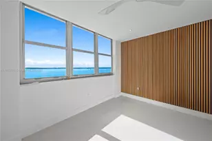 999 Brickell Bay Dr, Miami, FL 33131 - Photo 2