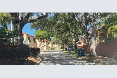 10170 SW 77th Ct, Miami, FL 33156 - Photo 4