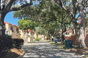 10170 SW 77th Ct, Miami, FL 33156 - Photo 4