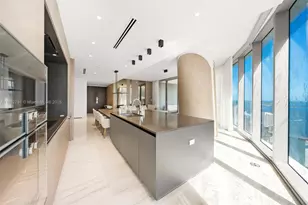 300 Biscayne Blvd Way, Miami, FL 33131 - Photo 8