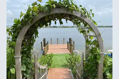 8910 NW 160th Ter, Miami Lakes, FL 33018 - Photo 26