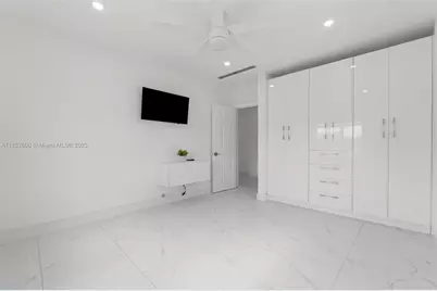 4205 E 10th Ave, Hialeah, FL 33013 - Photo 20