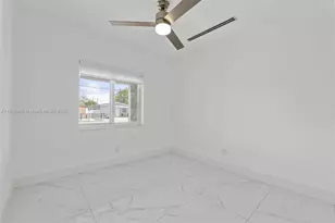 4205 E 10th Ave, Hialeah, FL 33013 - Photo 16
