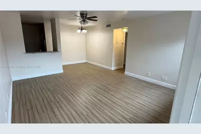 1006 Twin Lakes Dr #20-E, Coral Springs, FL 33071 - Photo 4