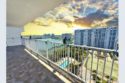 2851 NE 183rd St #1706E, Aventura, FL 33160 - Photo 14