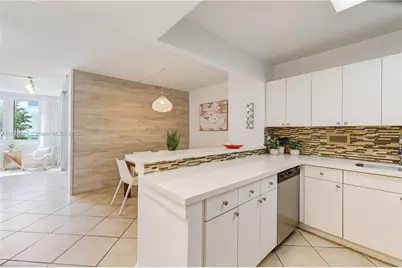 2301 Collins Ave #523, Miami Beach, FL 33139 - Photo 8