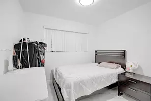 311 SW 68th Terrace, Pembroke Pines, FL 33023 - Photo 16