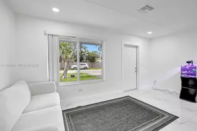 311 SW 68th Ter, Pembroke Pines, FL 33023 - Photo 6