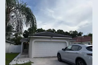 18336 NW 6th St, Pembroke Pines, FL 33029 - Photo 1